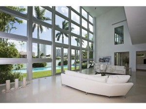 Rapper Lil Wayne Sells His Miami Mansion