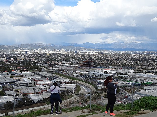 one of the best views in los angeles for an new perspective is in baldwin hills